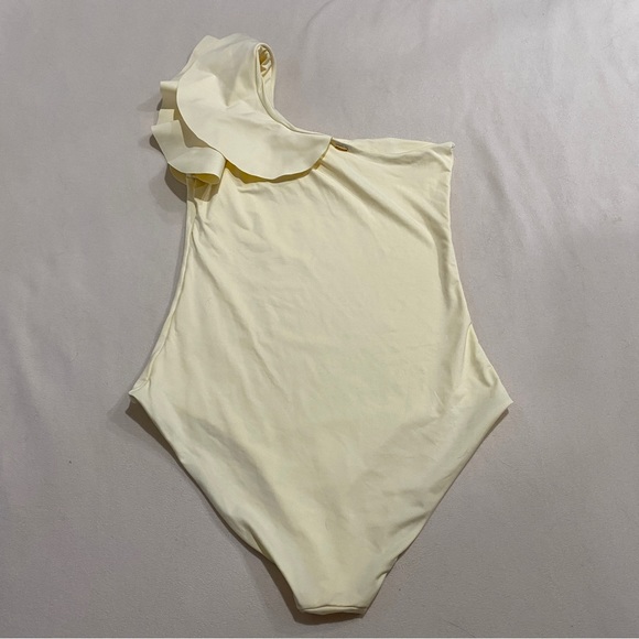 Boamar x Free People Caprice Ivory Ruffle One Shoulder Swim Suit $220 Medium - Picture 7 of 8